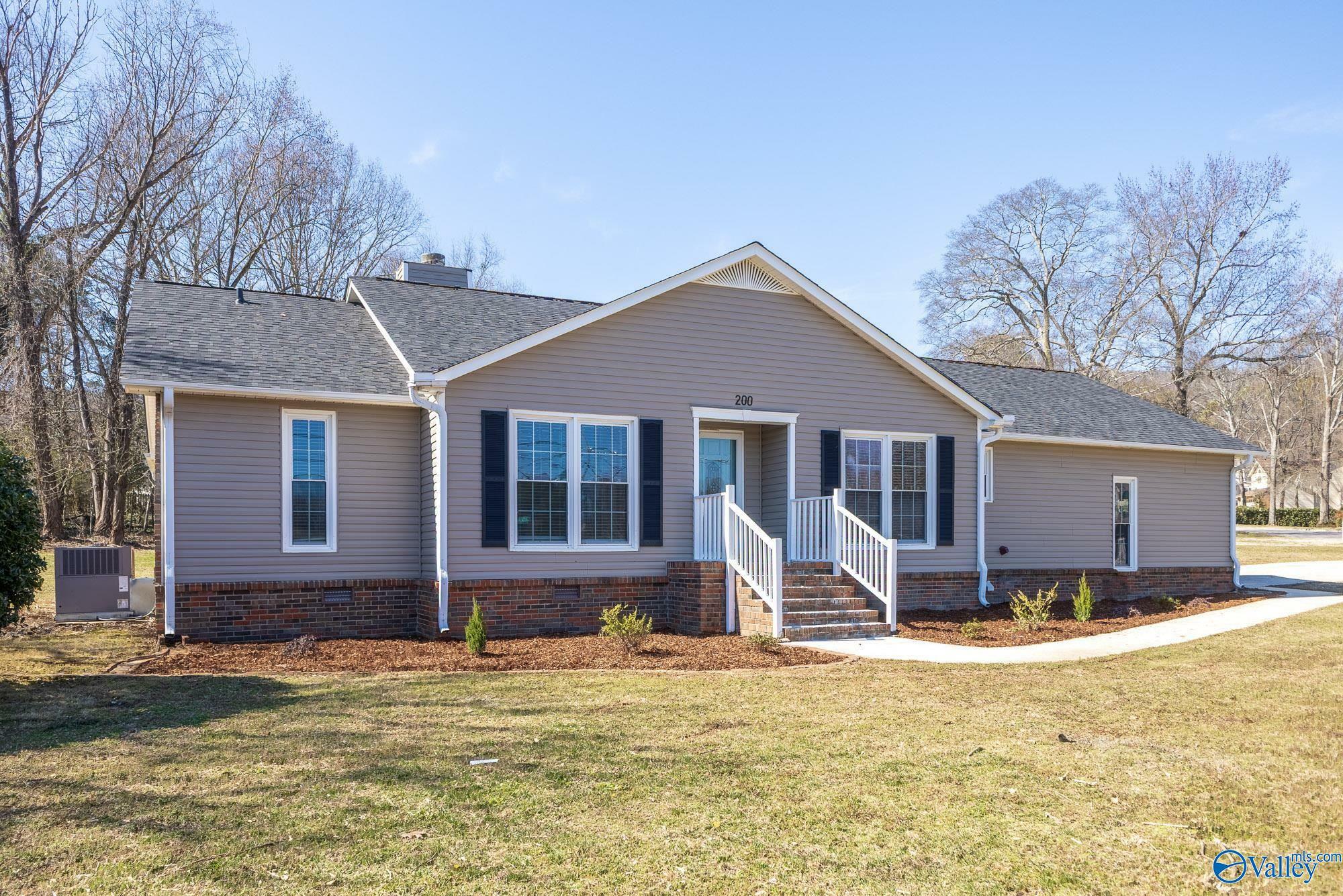 Property Photo: 200 Creek Trail AL 35758