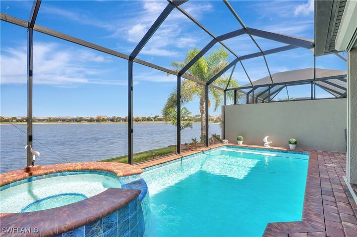 Property Photo: 7815 Jacaranda Lane FL 34114