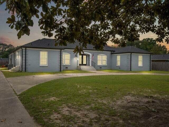 Property Photo:  707 S Texas St  LA 70634 