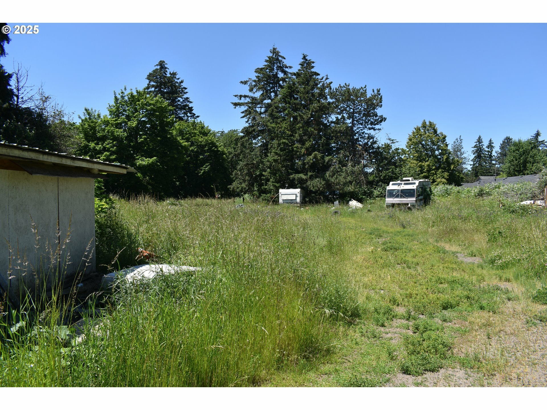 Property Photo: 13331 SE Bush St OR 97236