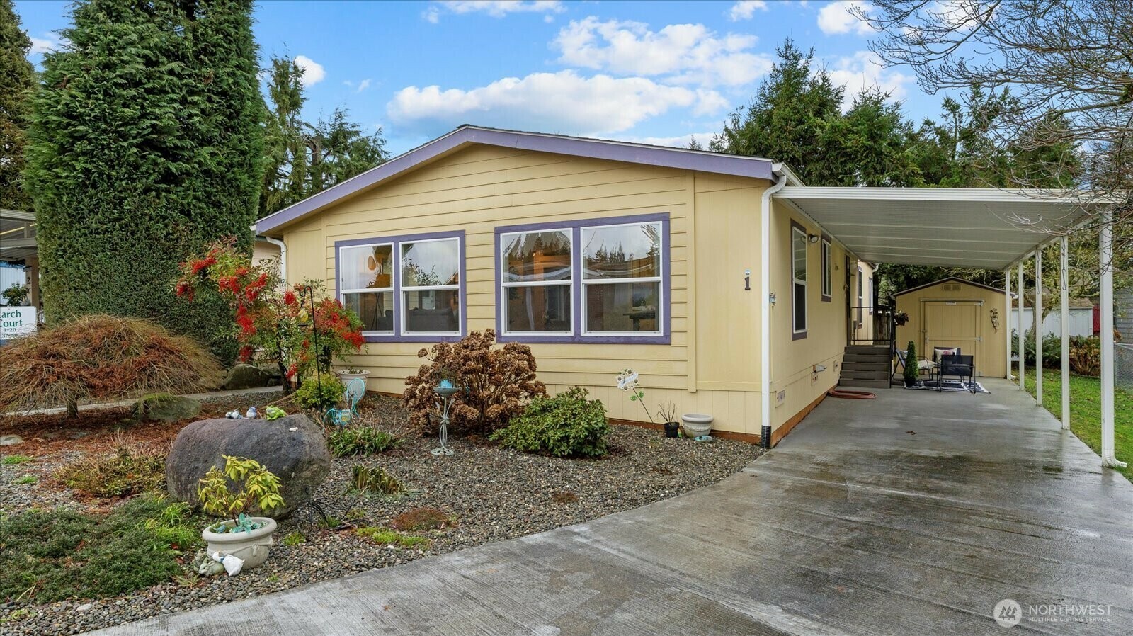 Property Photo: 23825 15th Avenue SE 1 WA 98021