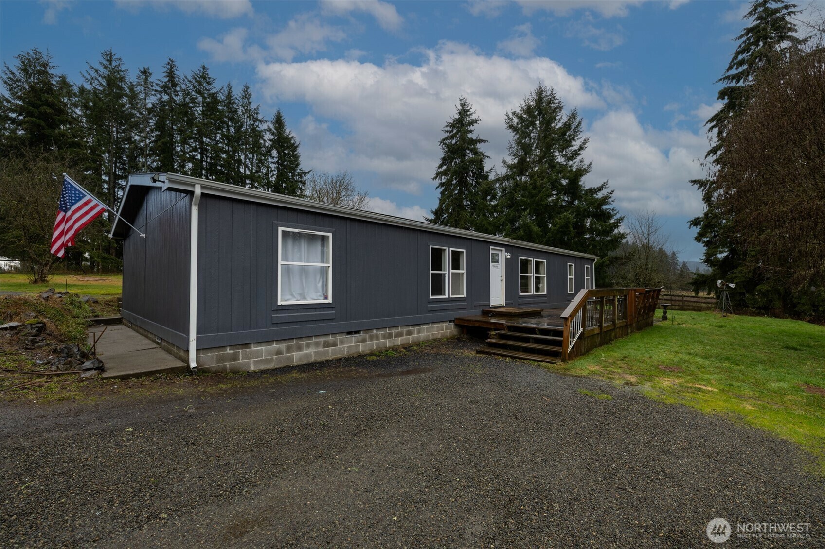 Property Photo: 868 King Road WA 98596