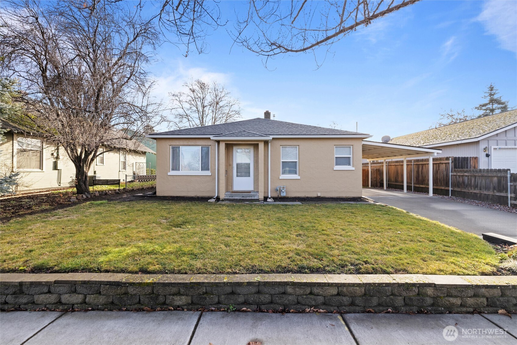 Property Photo: 603 S Wilbur Avenue WA 99362