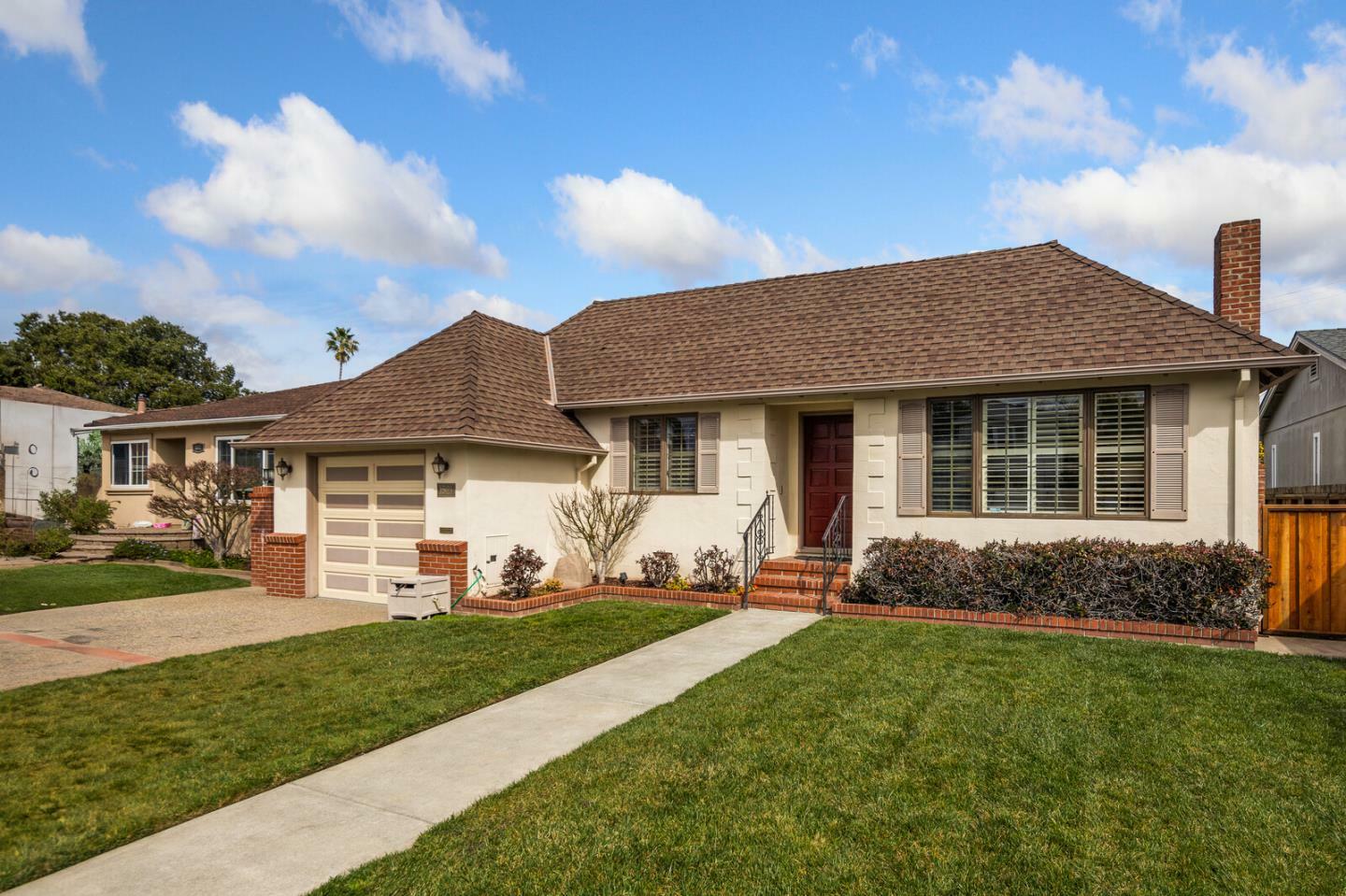 Property Photo:  1521 Birch Avenue  CA 94402 