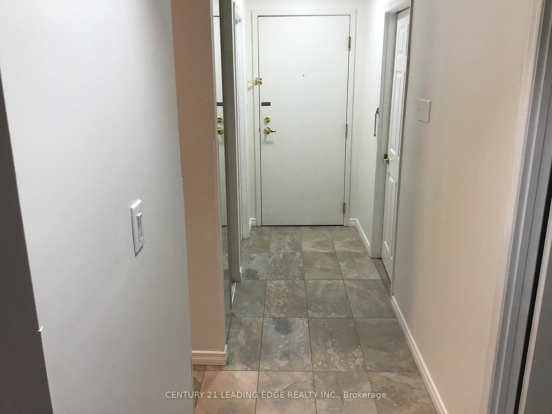 Property Photo:  80 Athol St E 305  ON L1H 8B7 