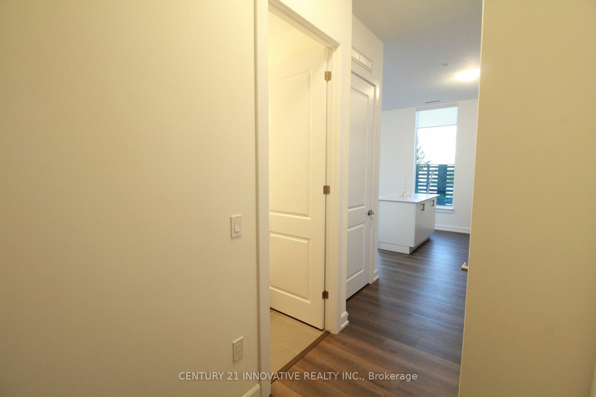 Photo de la propriété:  3200 William Coltson Ave 106  ON L6H 7W6 