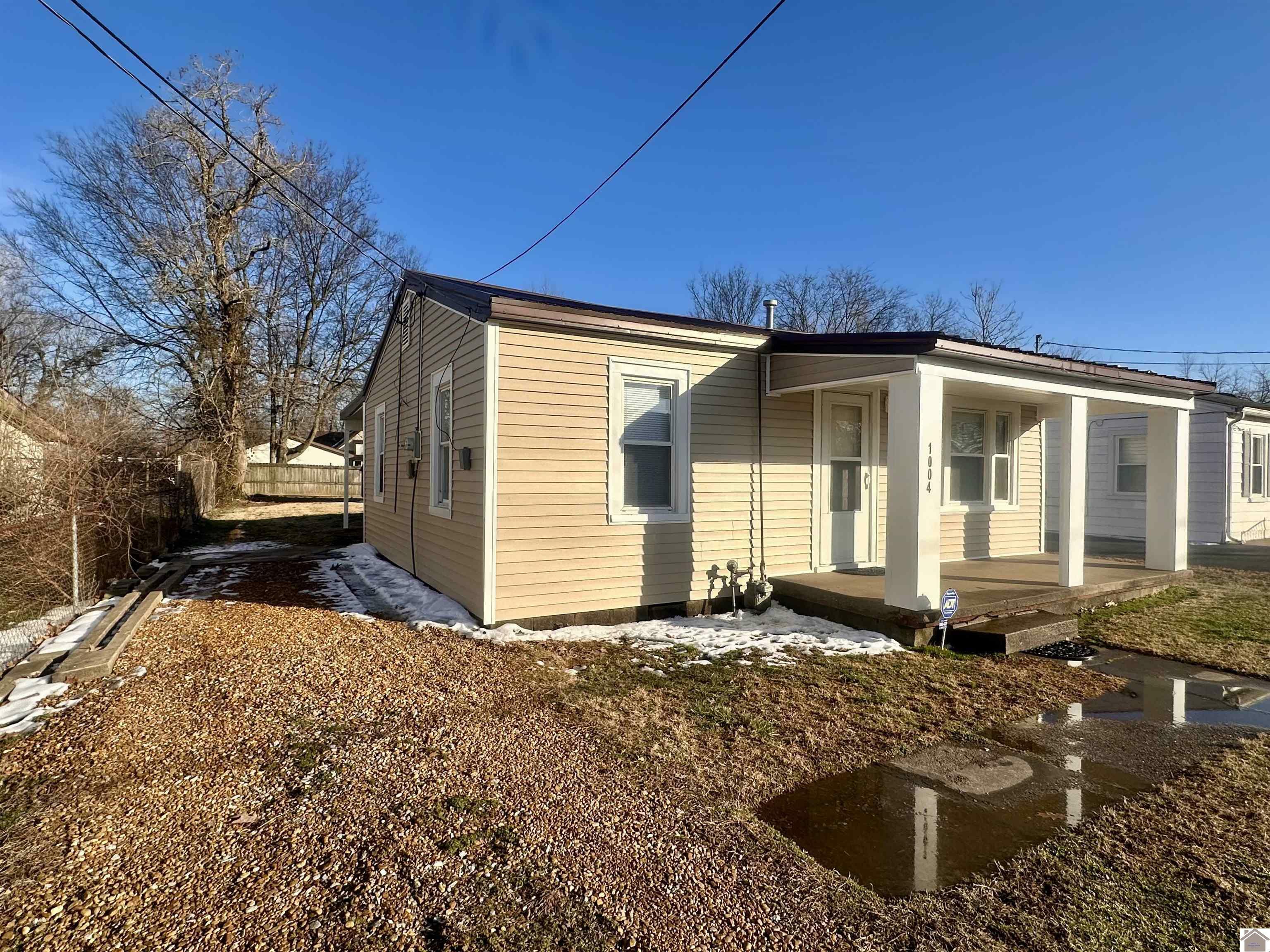 Property Photo:  1004 Yarbro Lane  KY 42003 