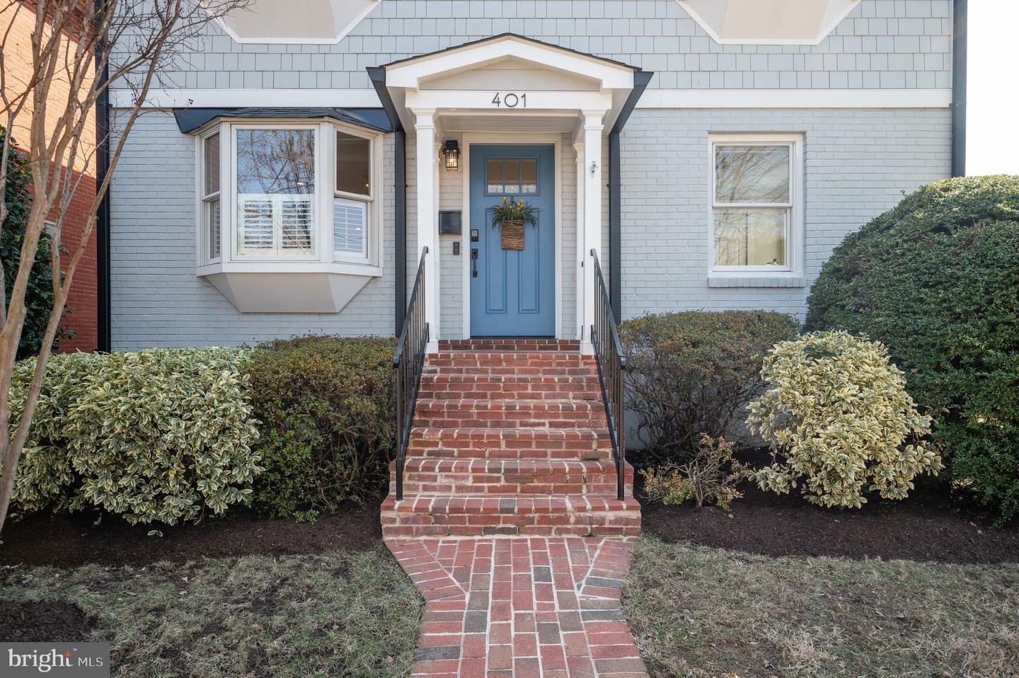 Property Photo:  401 E Custis Avenue  VA 22301 