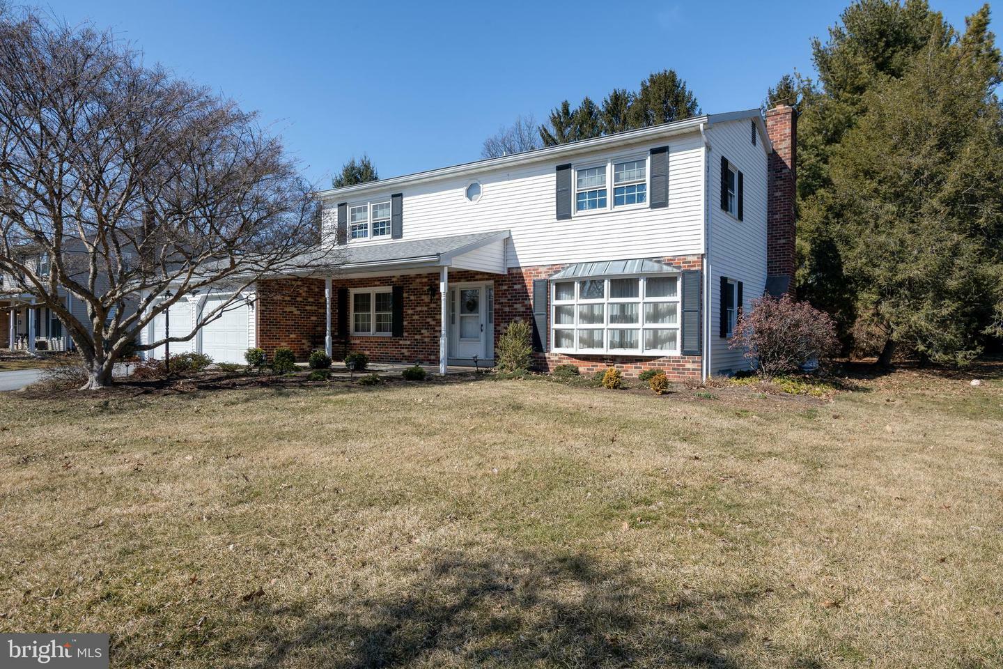 Property Photo:  17 Buttonwood Drive  PA 17543 