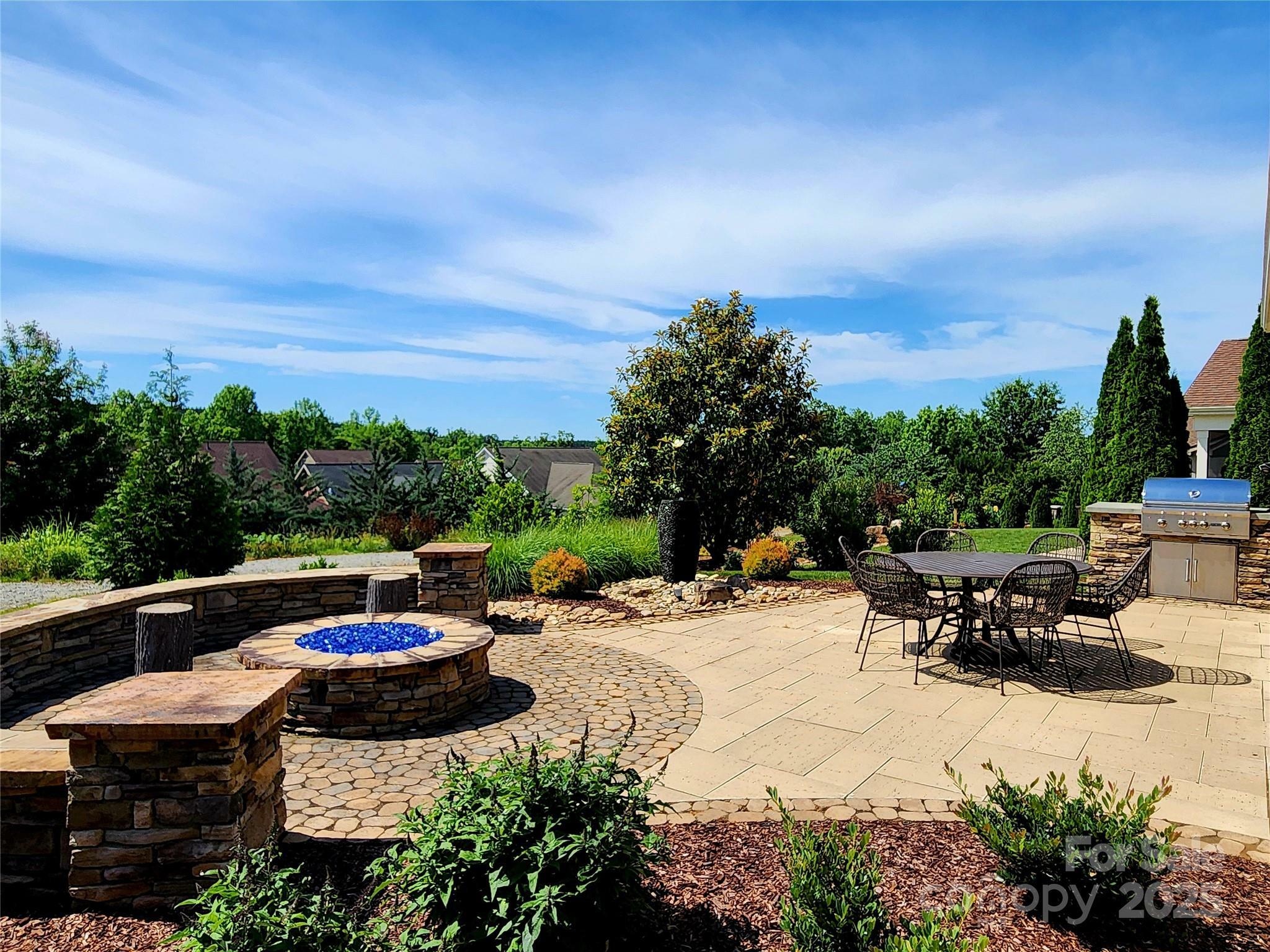 Property Photo: 305 Hemlock Bluff Court NC 28037