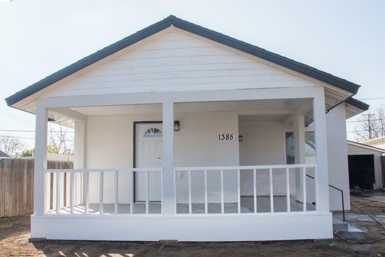 Property Photo:  1385 N San Pablo Avenue  CA 93728 
