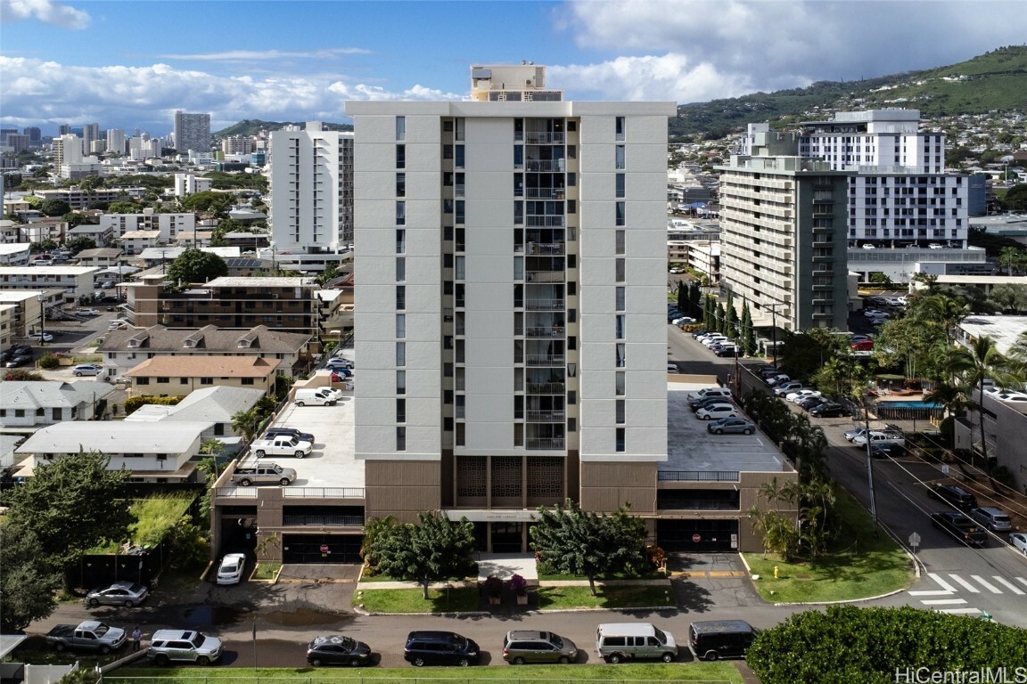 2714 Kahoaloha Lane 503  Honolulu HI 96826 photo