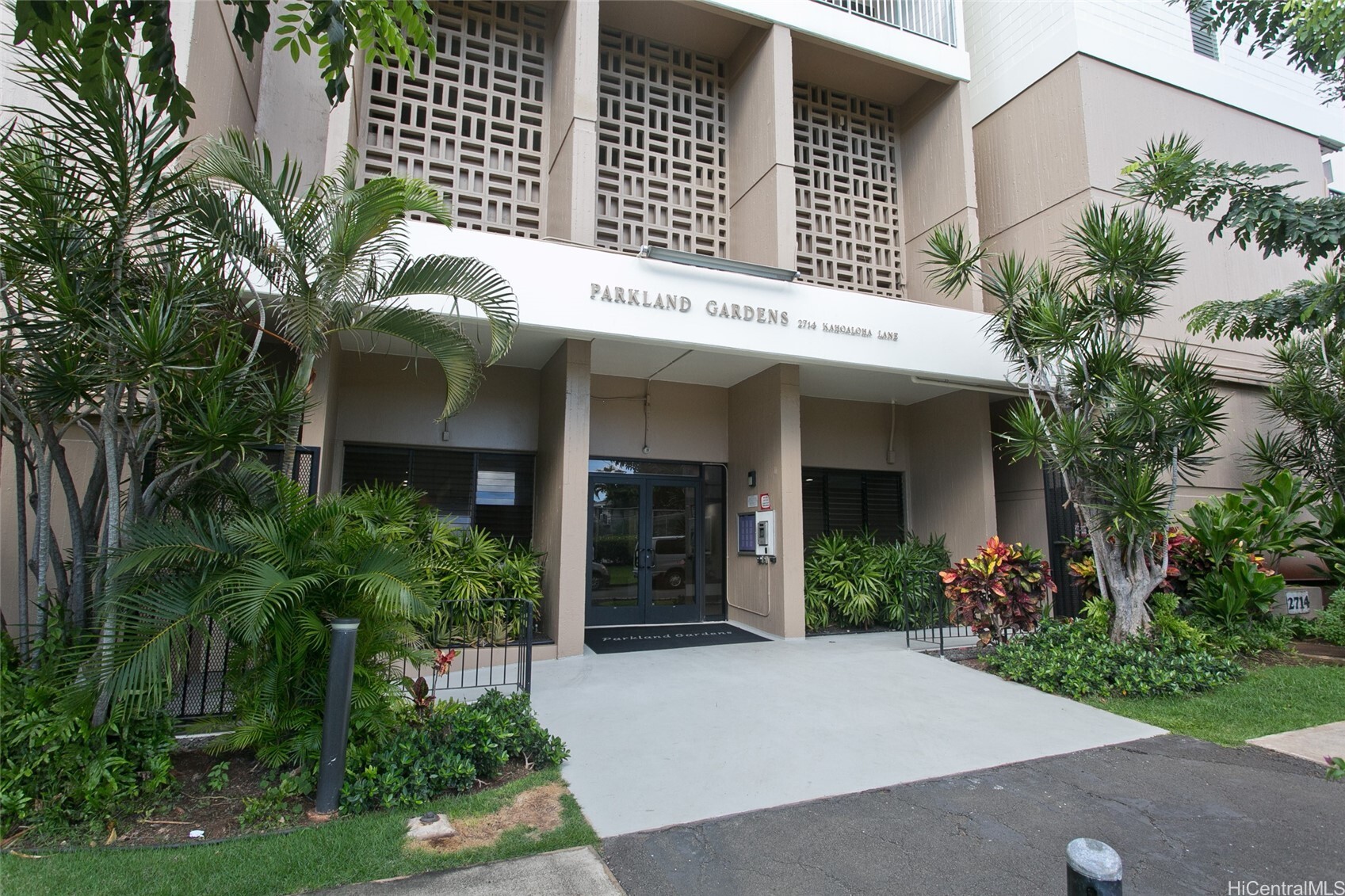 Property Photo: 2714 Kahoaloha Lane 503 HI 96826