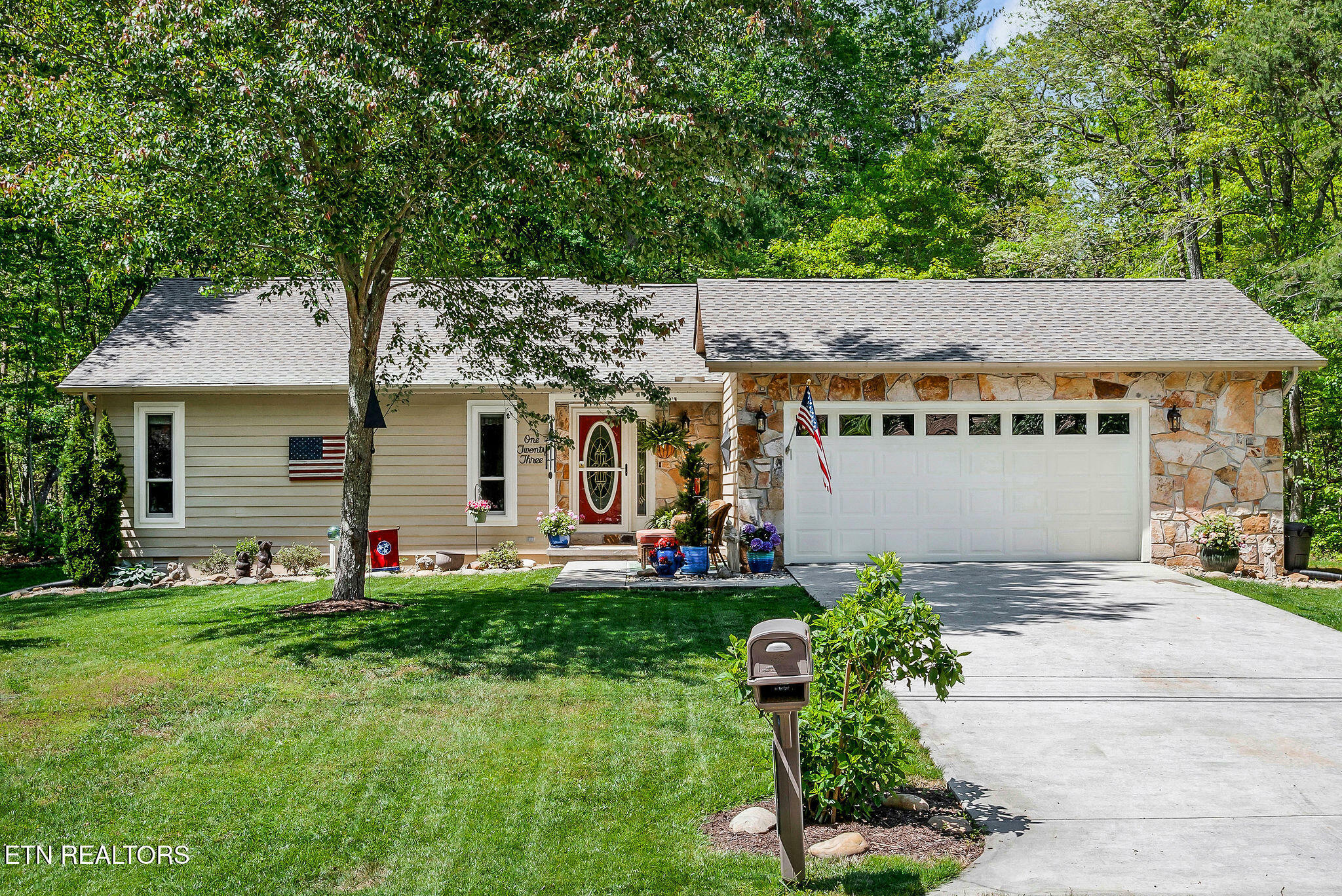 Property Photo: 123 Pomeroy Drive TN 38558