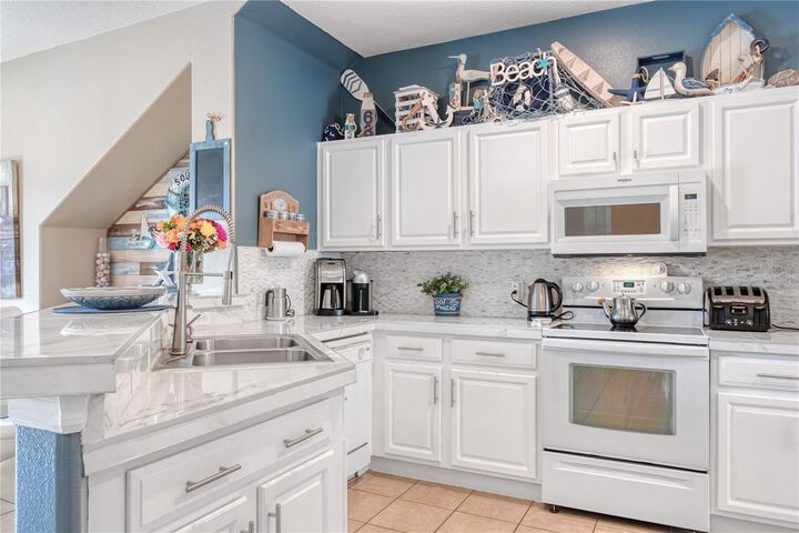 Property Photo:  4925 Poolside  FL 34769 