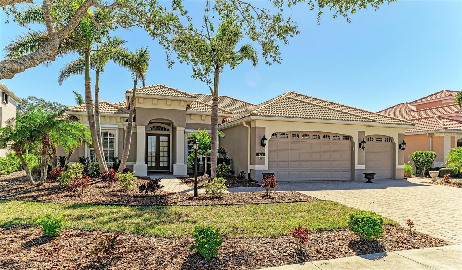 Property Photo:  608 Crane Prairie Way  FL 34229 