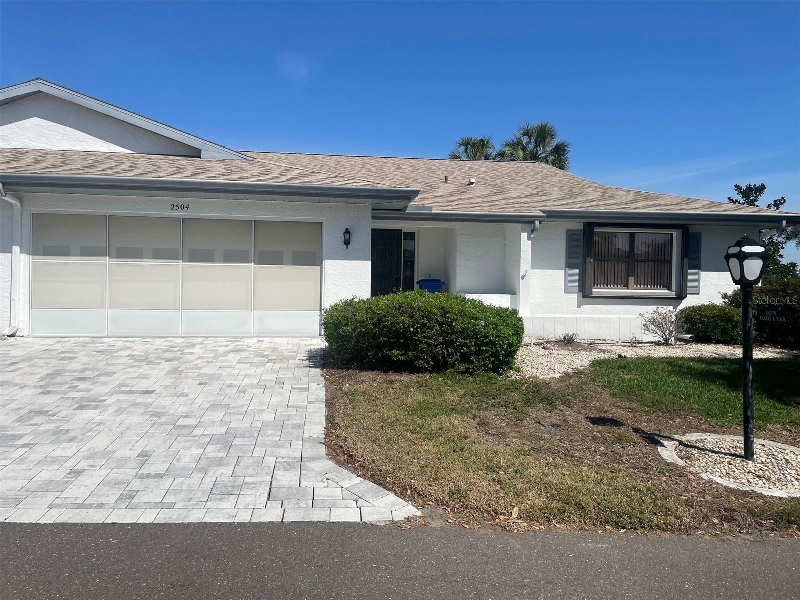 Property Photo: 2504 Lonigan Place 2504 FL 33573
