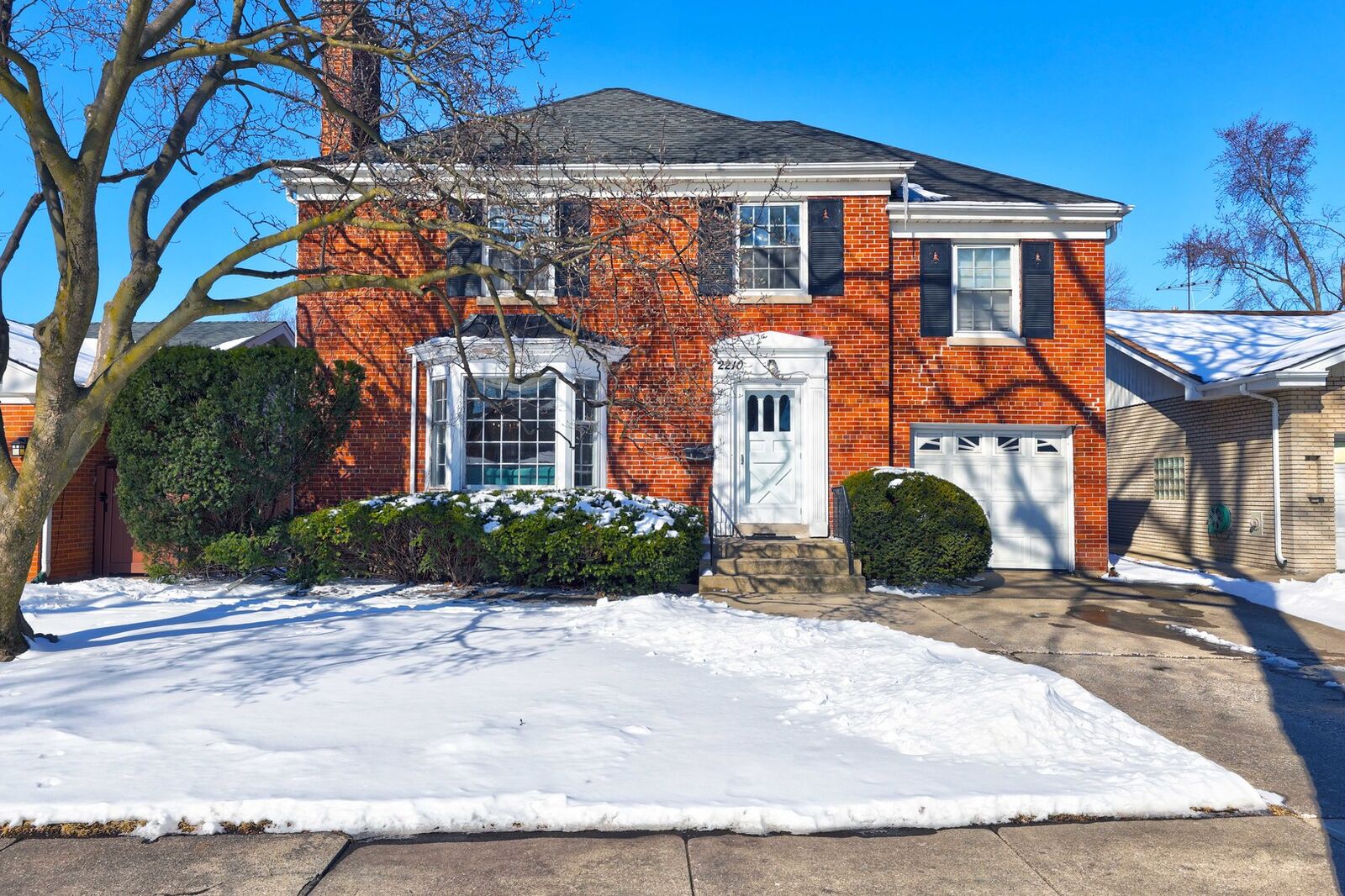 Property Photo:  2210 Woodland Avenue  IL 60068