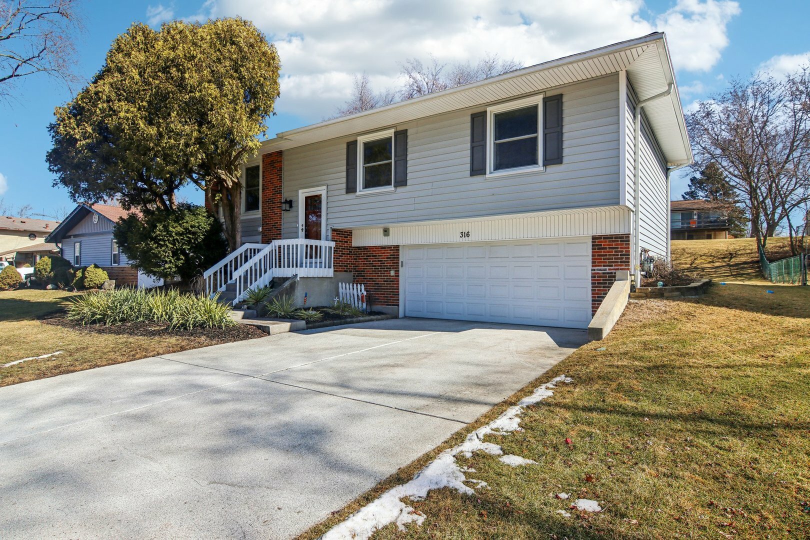 Property Photo: 316 Bedford Road IL 60440