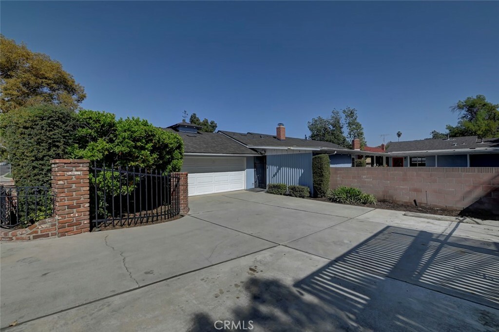 Property Photo: 524 E Hermosa Drive CA 92835