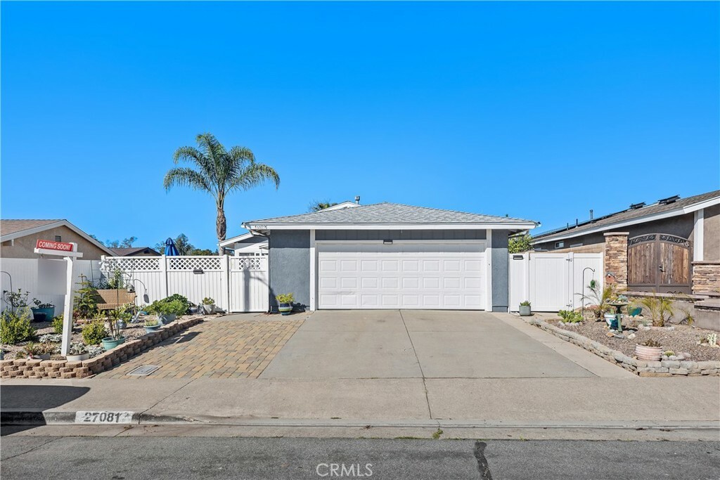 Property Photo:  27081 El Retiro  CA 92692 