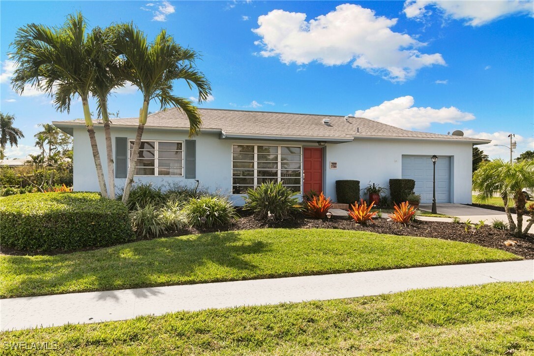 Property Photo: 1249 Jamaica Road FL 34145