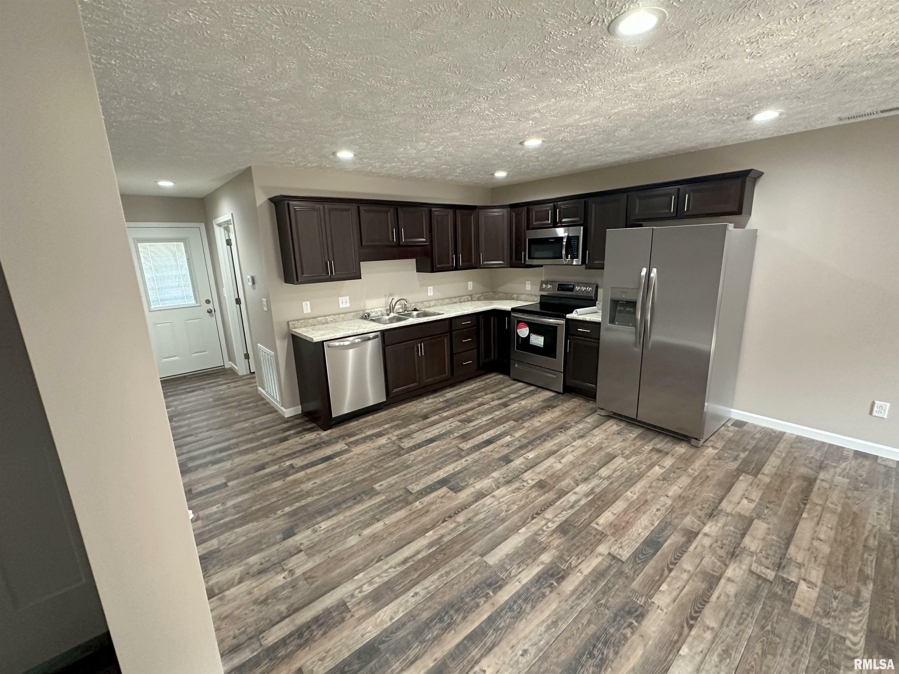 Property Photo: 1404 W Prairie Street IL 62959