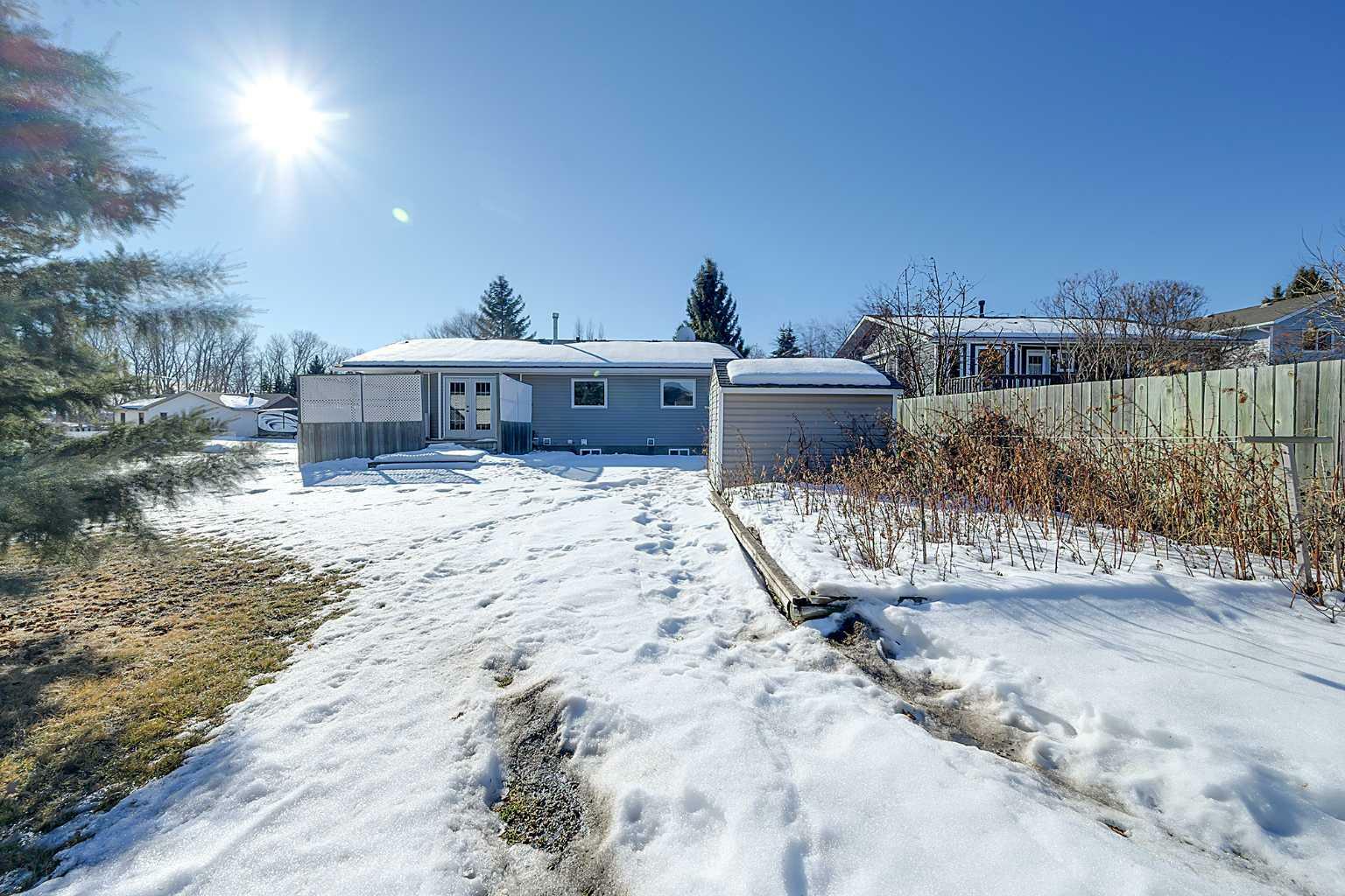 Photo de la propriété:  71 Pickwick Lane S  AB T4L 1T4 