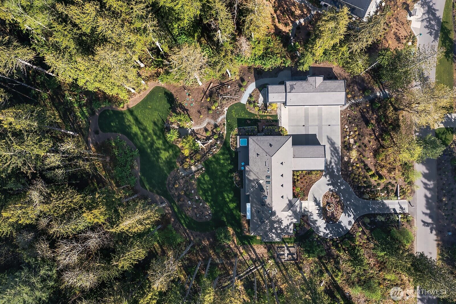 Property Photo: 27216 SE Grand Ridge Drive WA 98029