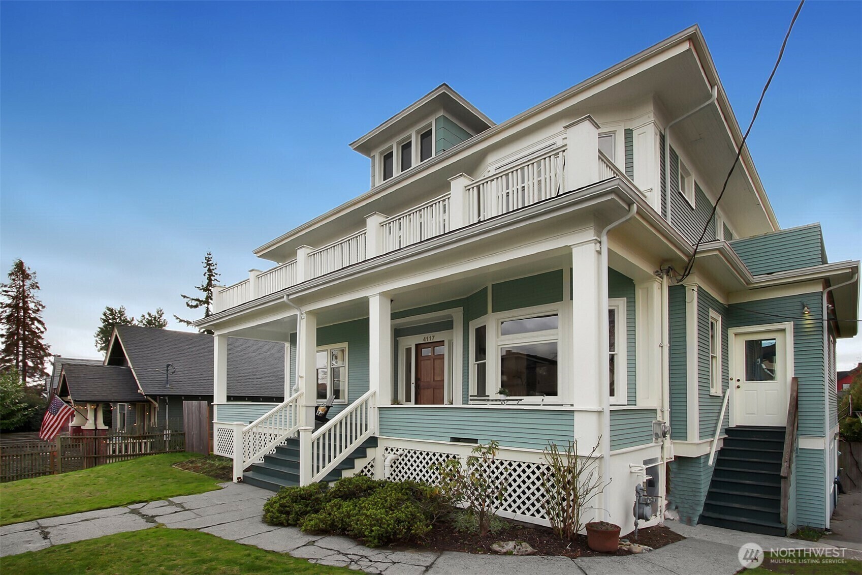 Property Photo:  4117  Burke Avenue N  WA 98103 