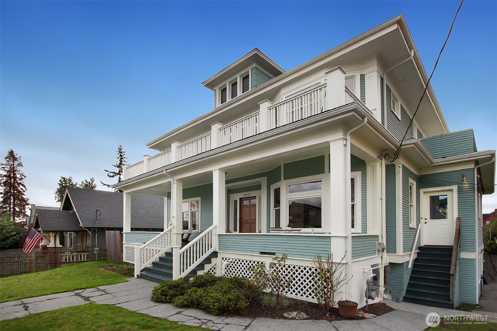 Property Photo: 4117 Burke Avenue N WA 98103