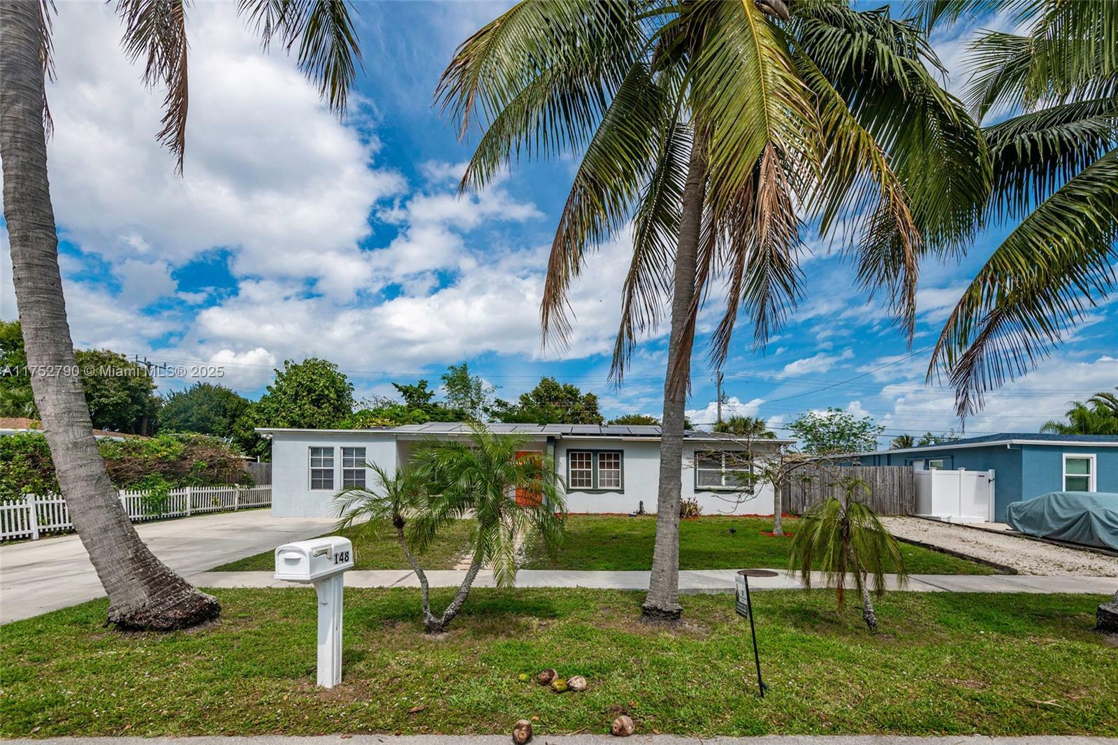 Property Photo:  148 Riley Ave  FL 33461 