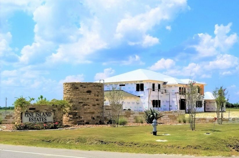 Property Photo:  3606 S Pine Island Rd.  TX 77713 