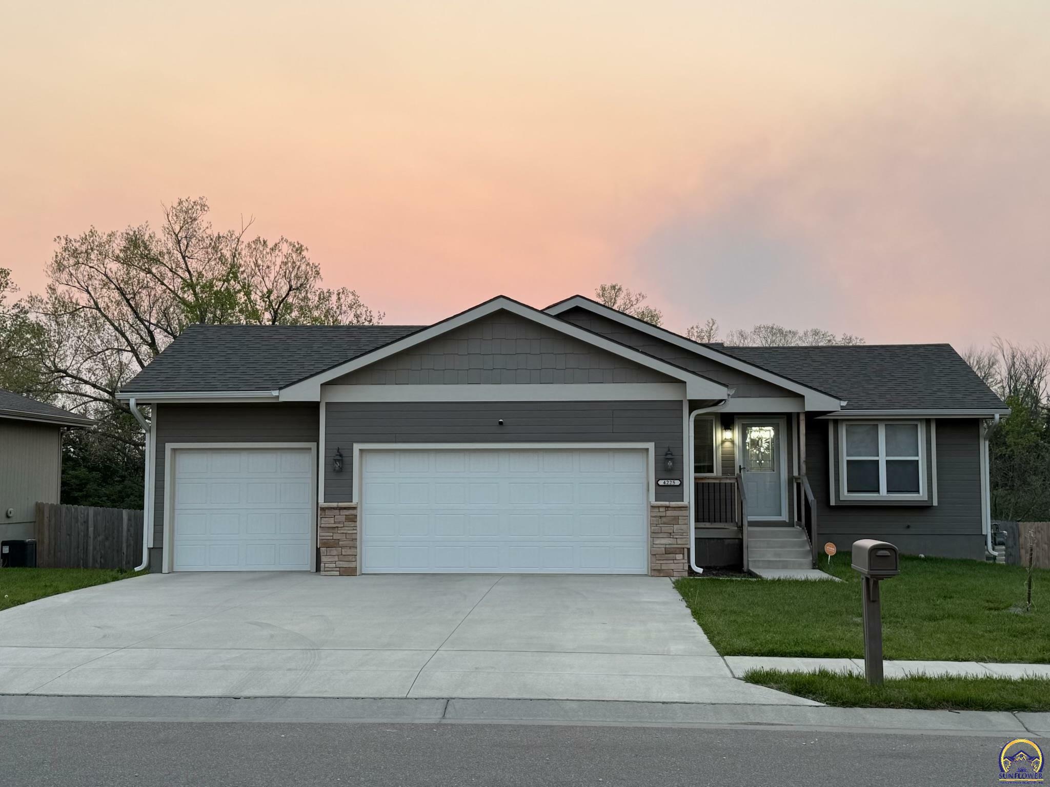 Property Photo: 4225 SE Truman Ave KS 66609