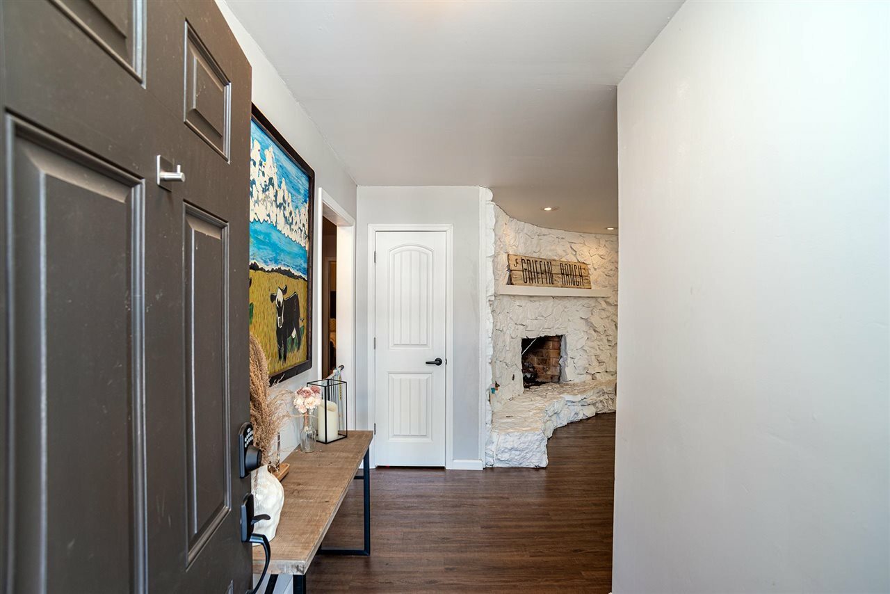 Property Photo: 1223 W Osage Drive OK 74075