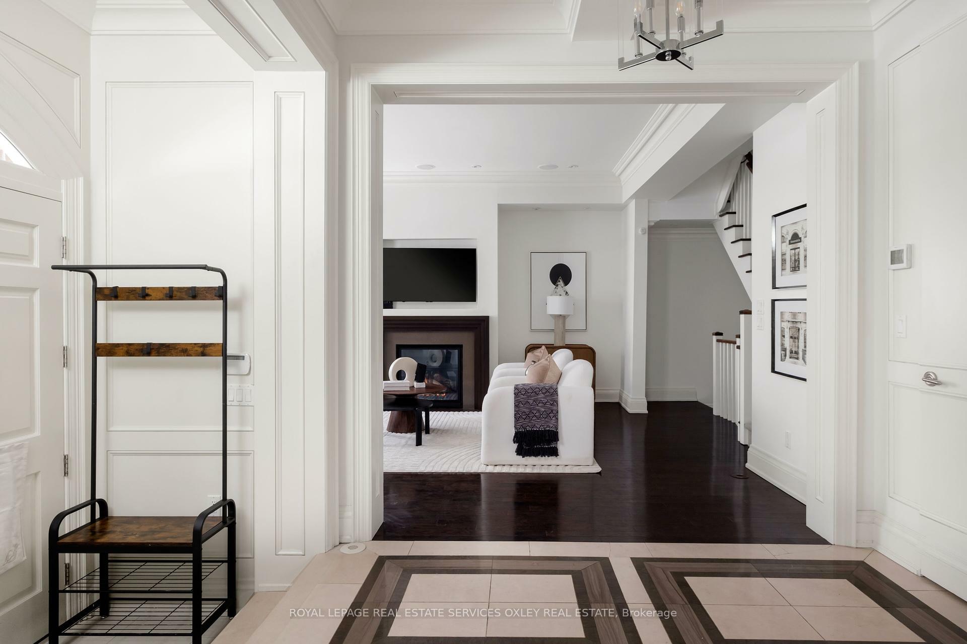 Property Photo: 22 Birch Avenue Th D ON M4V 1C8