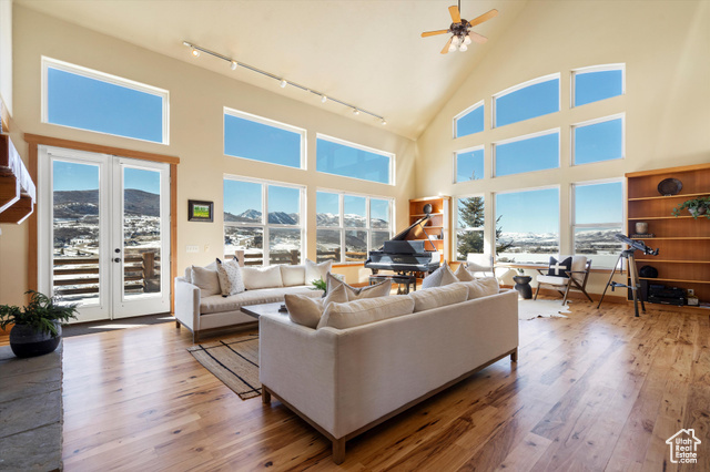 Property Photo: 1173 S Innsbruck Dr UT 84317