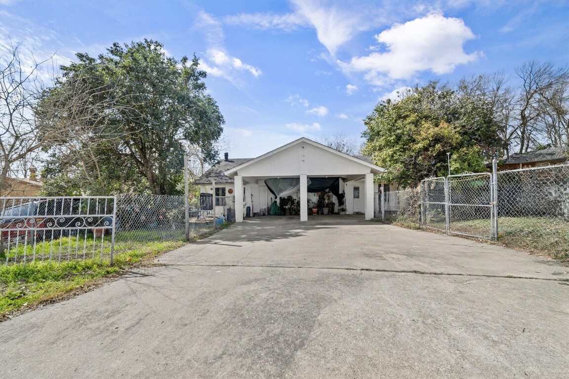Property Photo: 5318 Atascosa Drive TX 78744