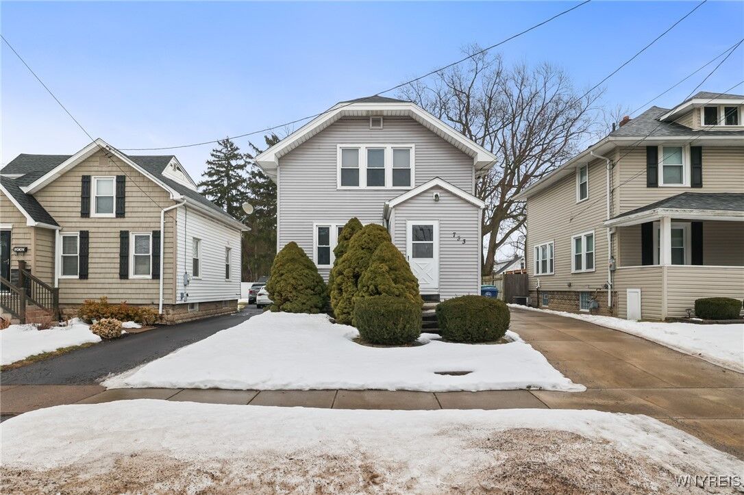 Property Photo:  733 91st Street  NY 14304 