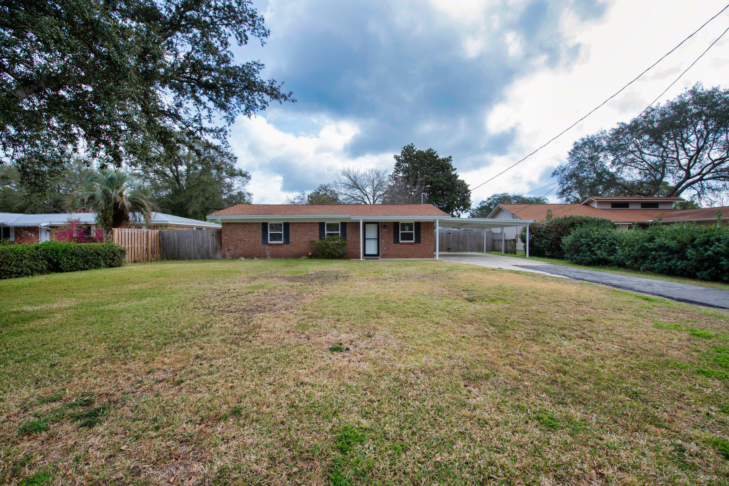 Property Photo:  704 Burton Avenue  FL 32547 