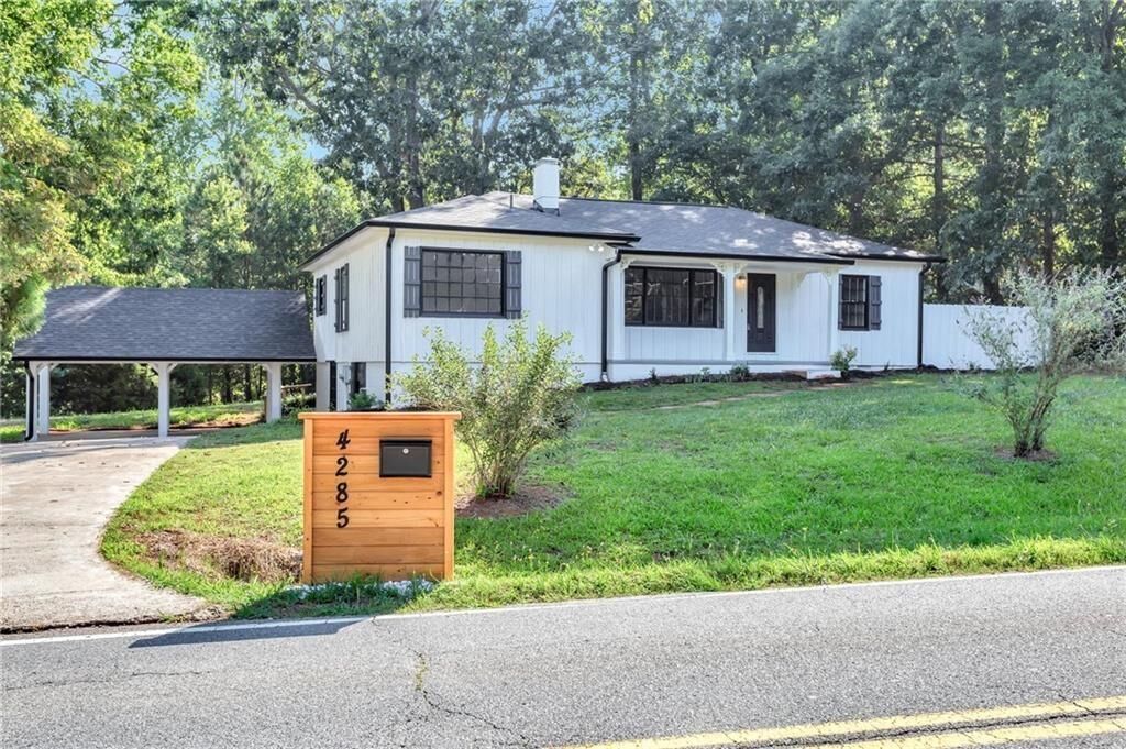 Property Photo: 4285 Hurt Bridge Road GA 30028