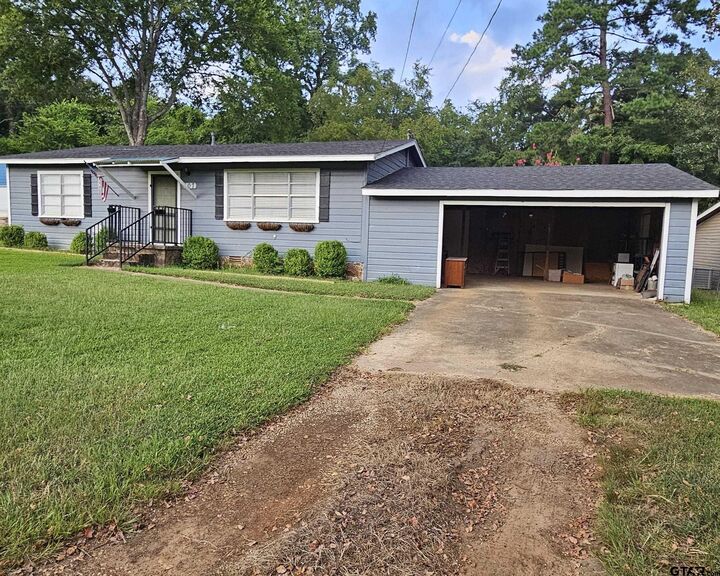 Property Photo:  107 Lado De Loma Drive  TX 75792 