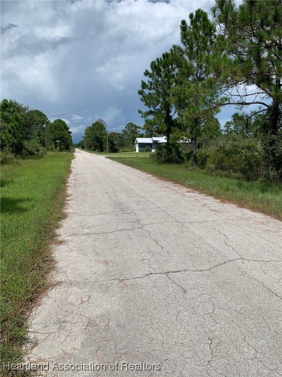 Property Photo: 352 Otter Avenue NW FL 33852