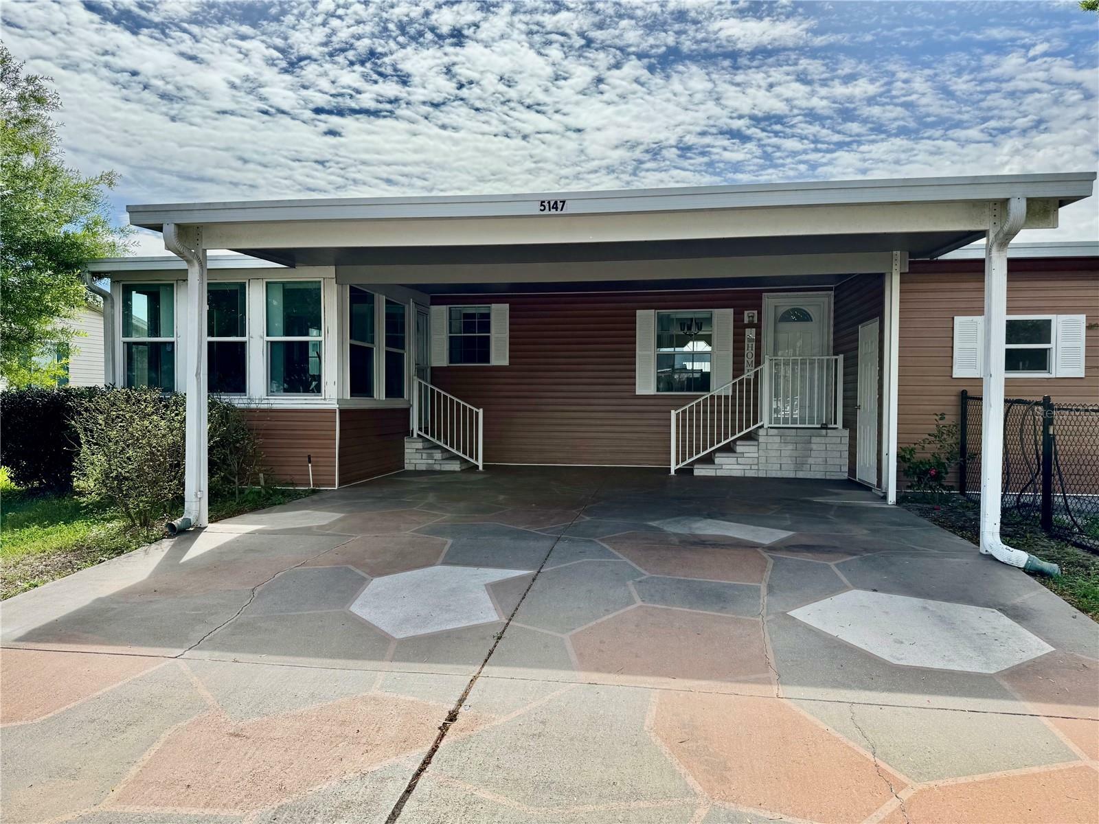 Property Photo: 5147 Cambridge Court FL 34785
