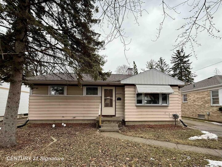 2558 N Bond Street  Saginaw MI 48602 photo