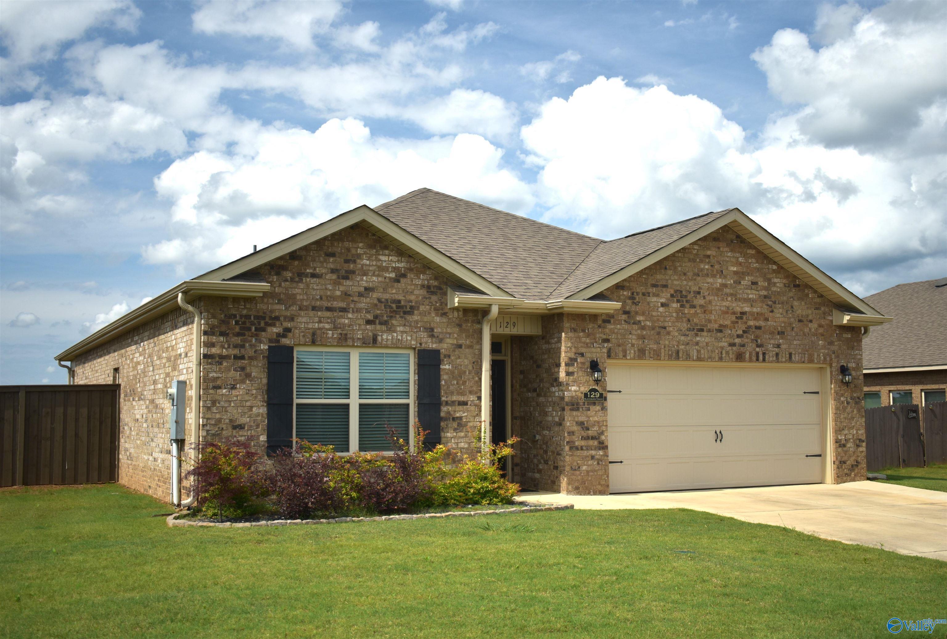 Property Photo:  129 Blackburn Trace  AL 35811 