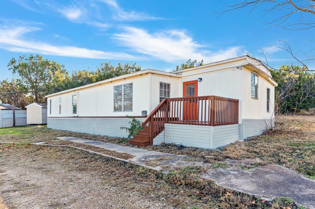 Property Photo:  403 Skyline Drive  TX 76048 