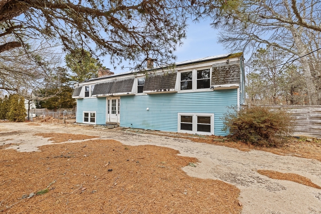 Property Photo:  1460 Massasoit Rd  MA 02642 