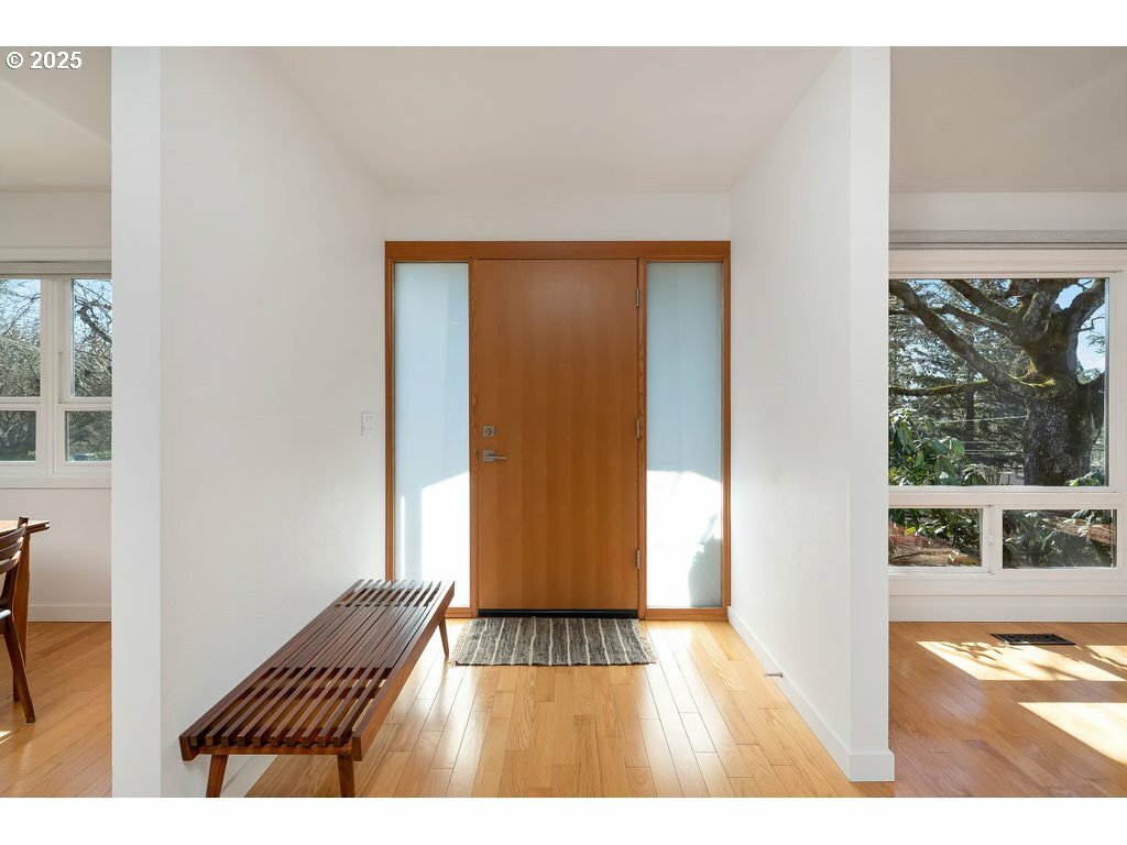 Property Photo: 4045 SW Jerald Ct OR 97221