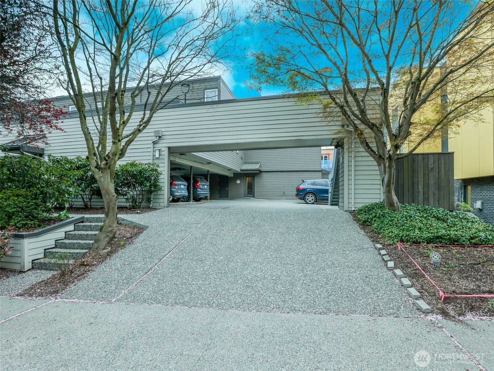 Property Photo:  2219  14th Avenue W 305  WA 98119 